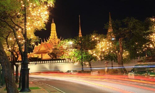 Bangkok is an amazing city for travelers and it is the capital of Thailand. In Bangkok, you will find luxury shopping malls, vibrant nigh life and many more which will make your trip memorable.