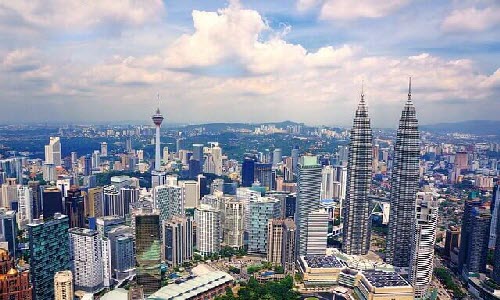 Kuala Lumpur is the capital and largest city of Malaysia. There are many beautiful attractions in Kuala Lumpur such as 452m tall Petronas twin towers. Also you will find modernized architecture.