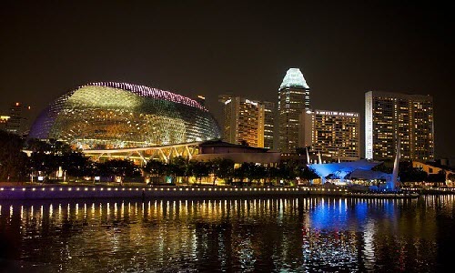 Singapore is a beautiful city and it is most popular for its luxury shopping, swanky malls and excellent restaurants.