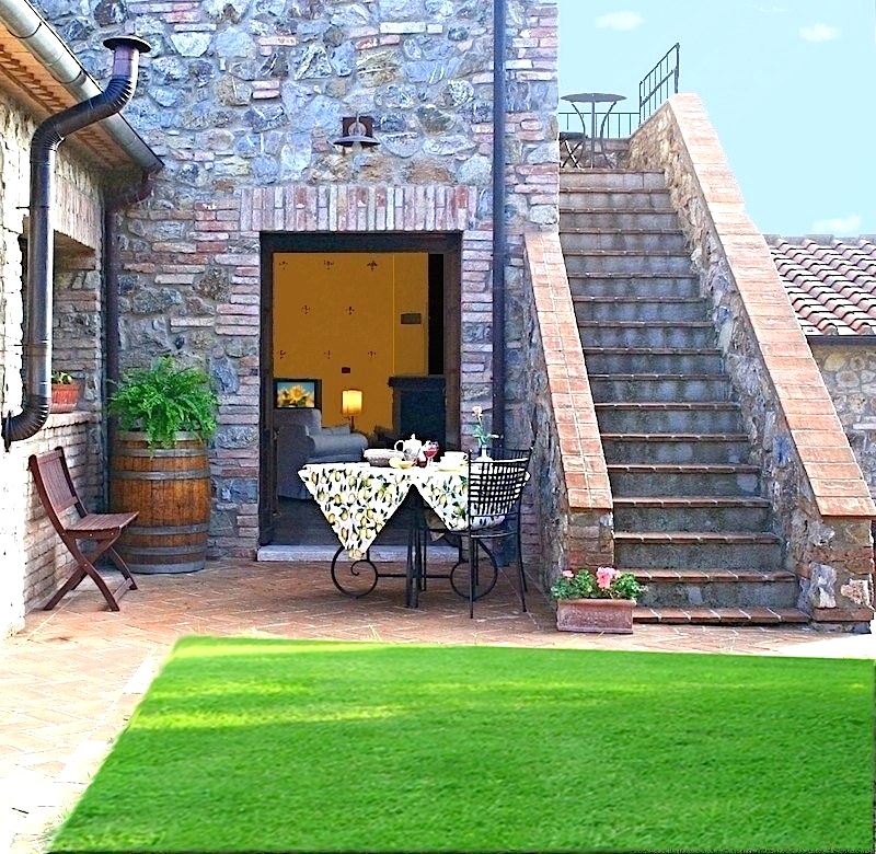Charming Mandolino house in Tuscany countryside