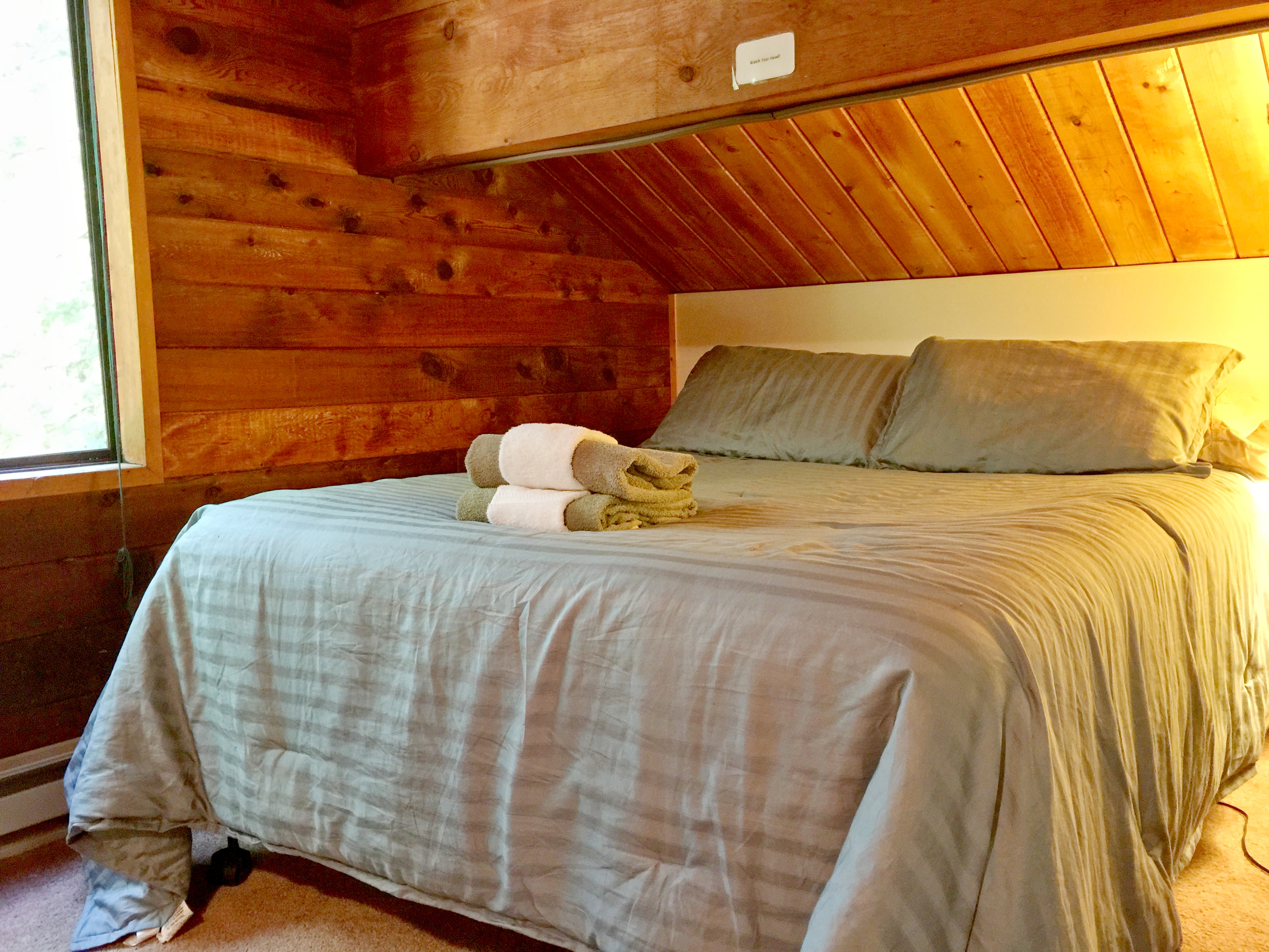 Mt. Baker Lodging Cabin #26SL – Hot Tub – BBQ – Game Room – Sleeps 8