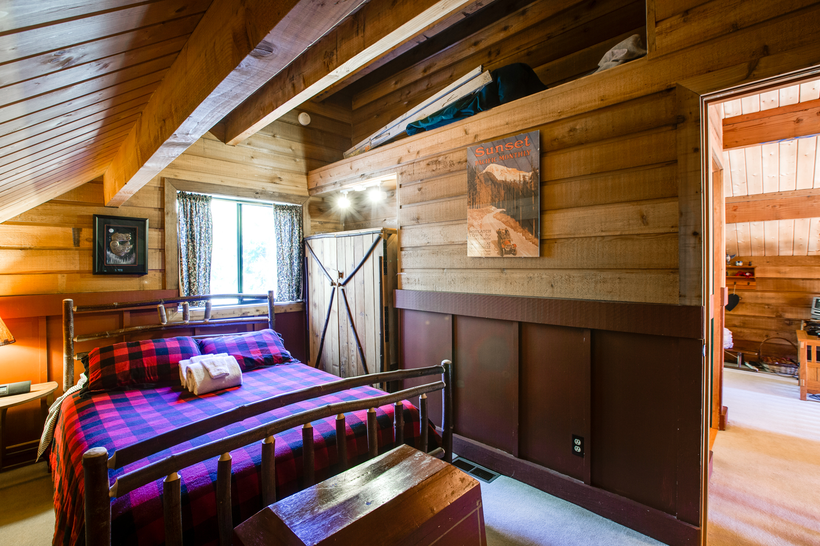 Mt. Baker Lodging Cabin #44MBR – Hot Tub- Pets Ok – WIFI – Sleeps 6
