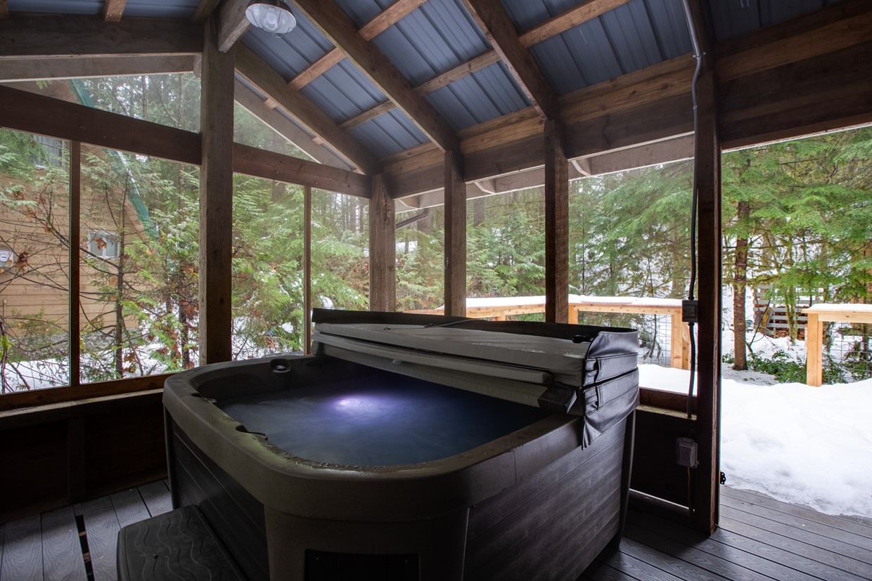 Mt. Baker Lodging Cabin #49SL – Hot Tub – WIFI – Fireplace – Sleeps 10