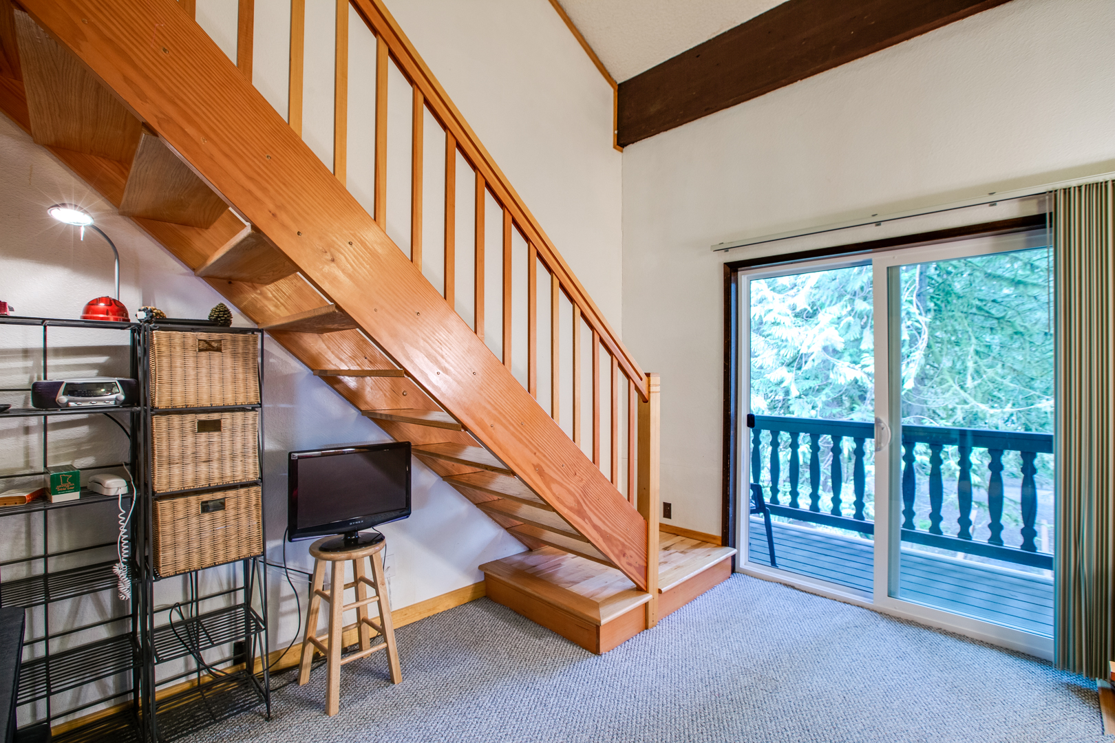 Mt. Baker Lodging Condo #56SLL – Fireplace – Inexpensive – Kitchenette – Sleeps 4