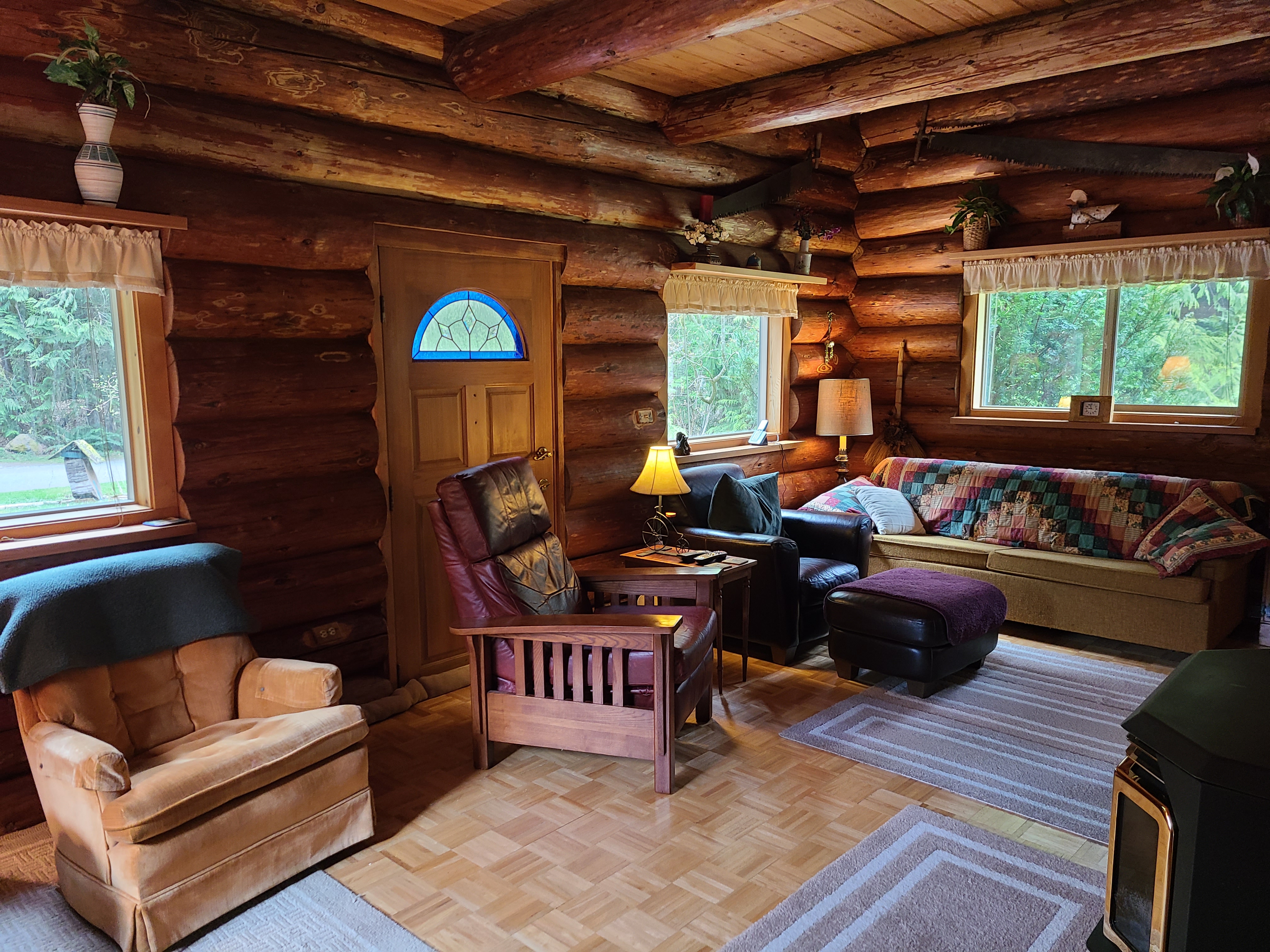 Mt. Baker Lodging Cabin #11SL – LOG CABIN-WIFI – Sleeps 7