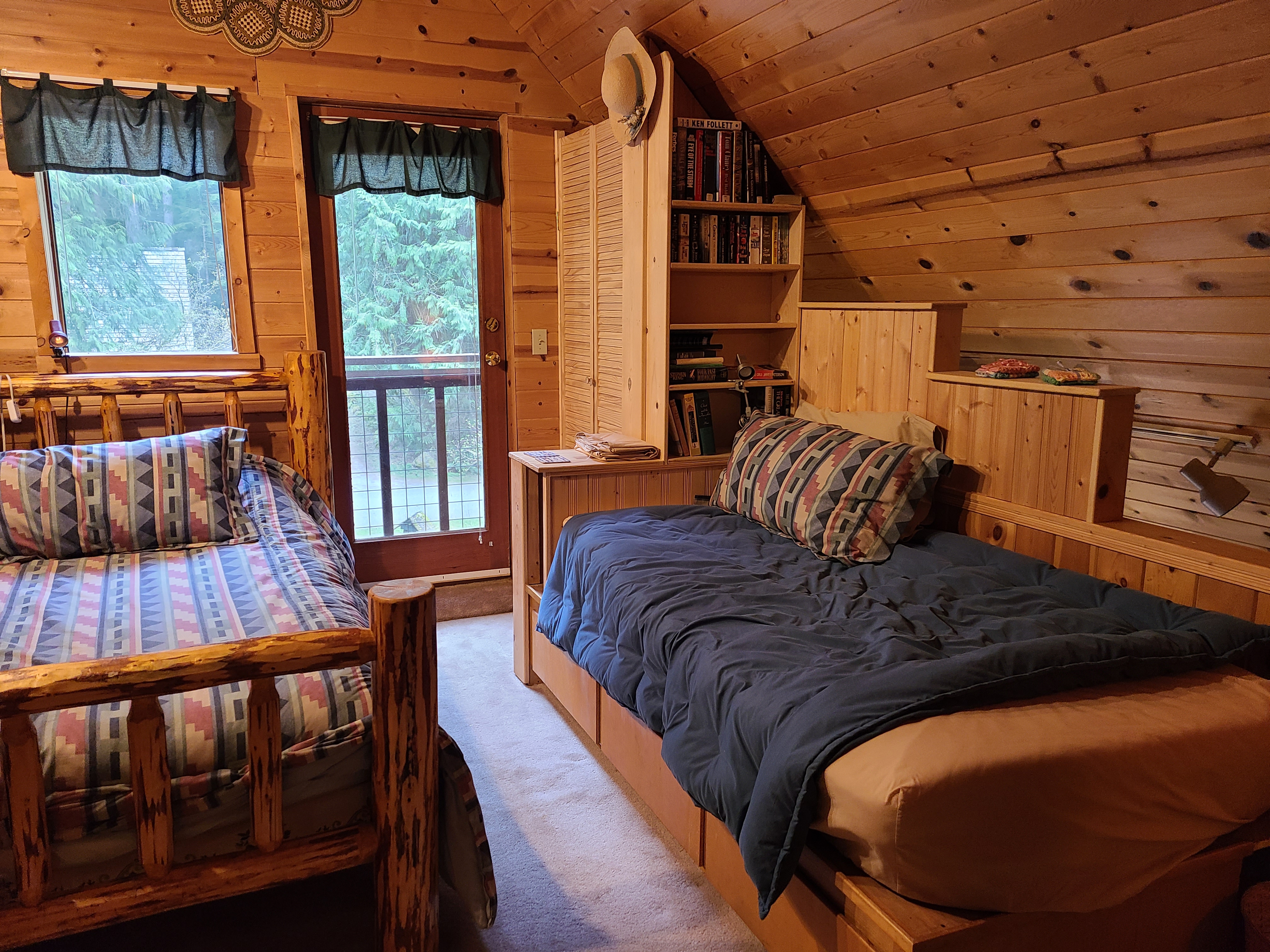 Mt. Baker Lodging Cabin #11SL – LOG CABIN-WIFI – Sleeps 7